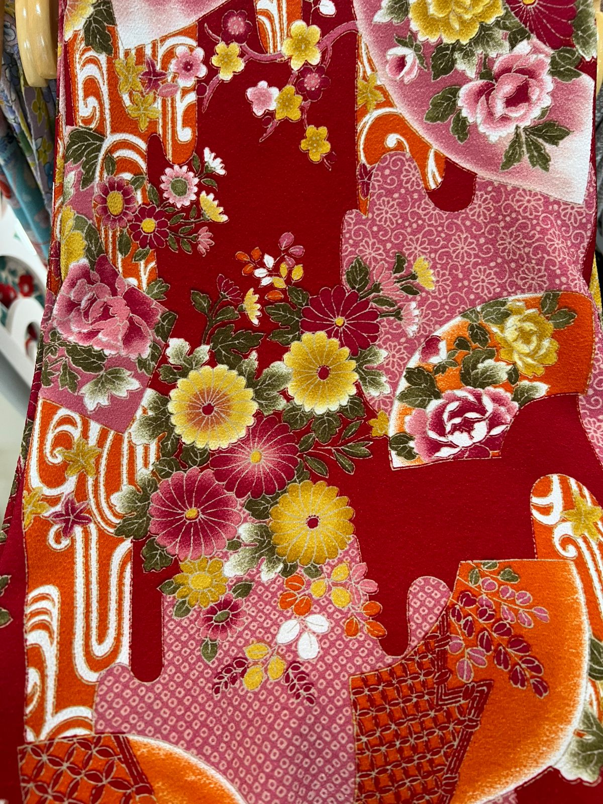 Maki — Red・Blue・Brown